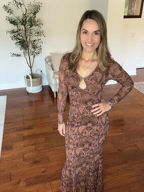 WDIRARA Women's Paisley Print Cut Out Fishtail Maxi Dress Long Sleeve V Neck Wes